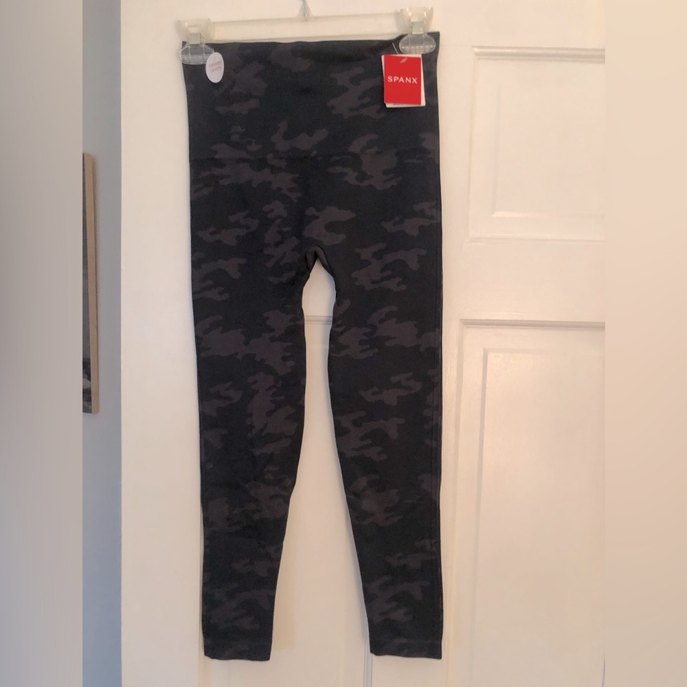 Brand new camo SPANX ‘look at me now leggings ‘